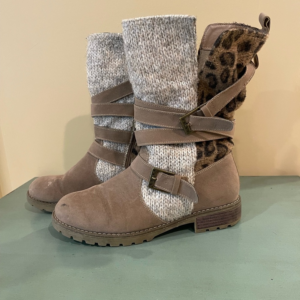 Stylish Taupe Boots with Knit and Leopard Accents